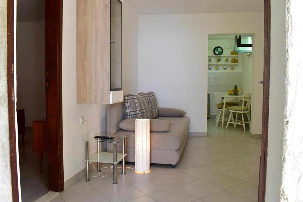 Irma Apartment *