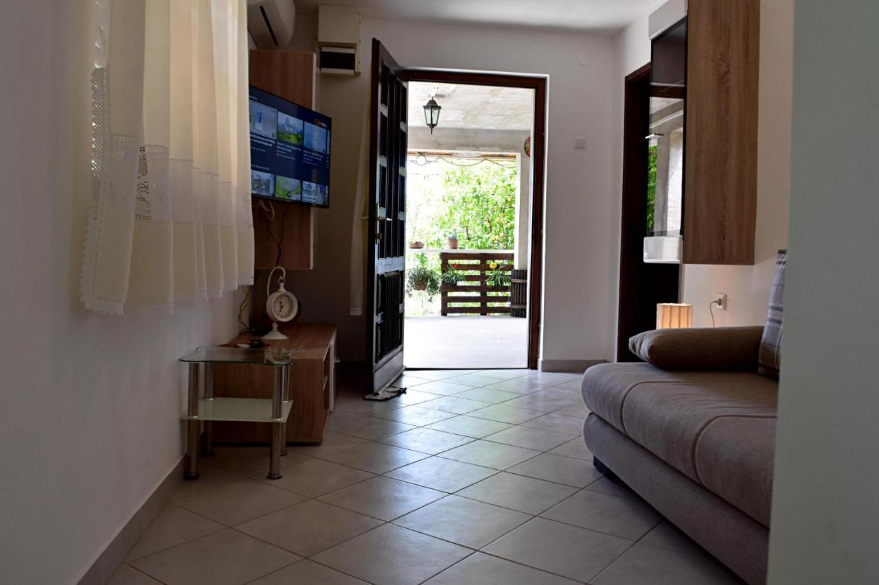 Apartment Irma Podstrana